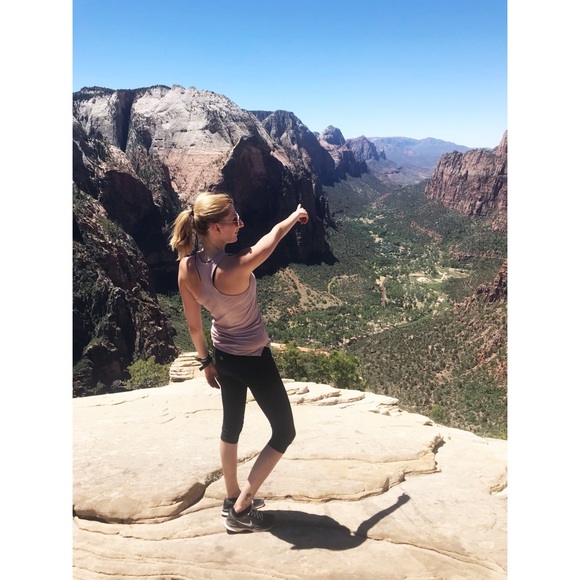 🎀 • Hi! I'm Lenka! You can call me BowAddict 🎀 • - Picture 5 of 13